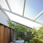 Las ventajas de instalar un techo de cristal en la terraza