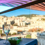 Ideas para decorar tu terraza con vidrio y aprovechar al máximo el espacio