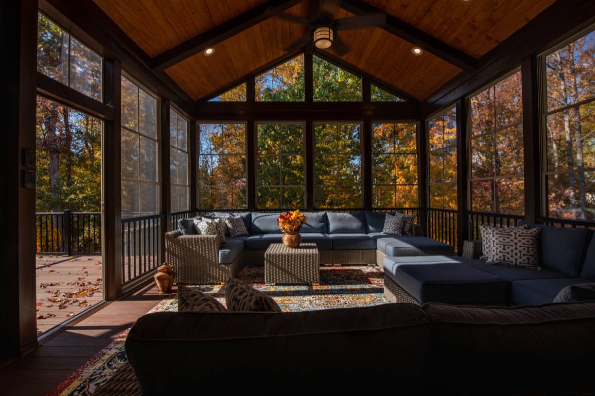 Cerramientos de porches: ideas para ganar un nuevo espacio en tu hogar